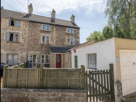 Witcombe Cottages, Uplands Road, GL5 1UD