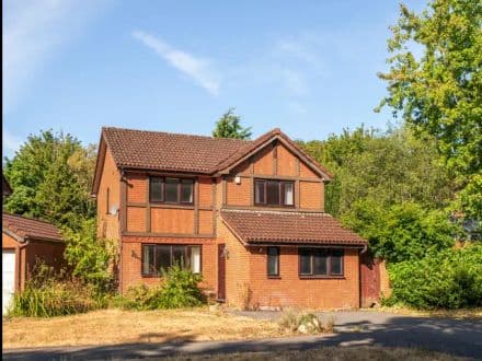 Craven Close, BS30 7BX